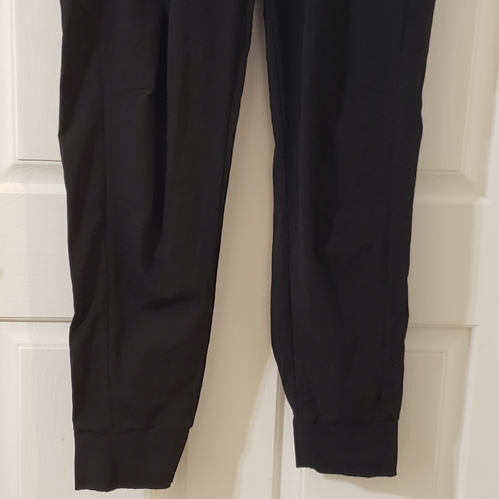 Athleta Size 0 Black Jogger Pants with Zipper Pockets - Picture 2 of 9